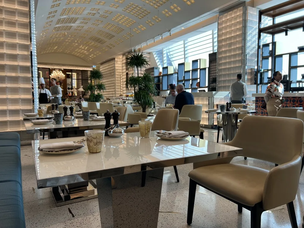 FAIRMONT DOHA CAFE DA MANHA 12