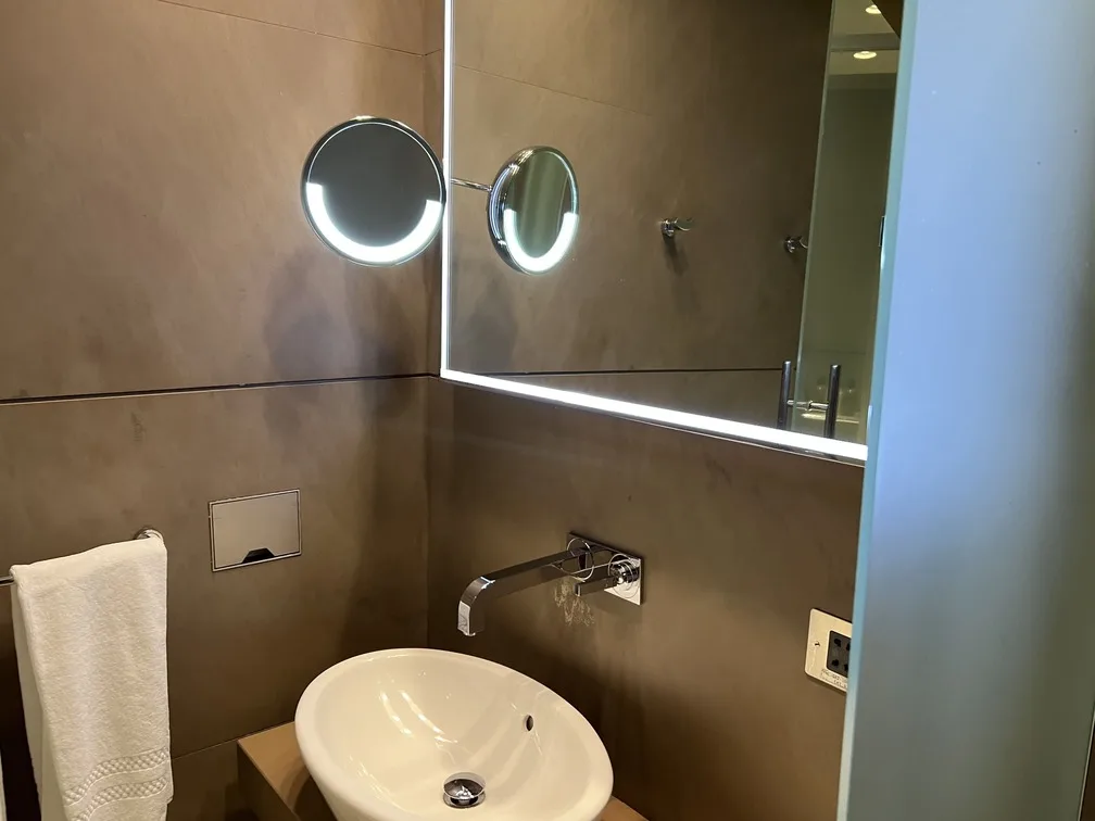 Sala VIP Al Mourjan banheiro 3