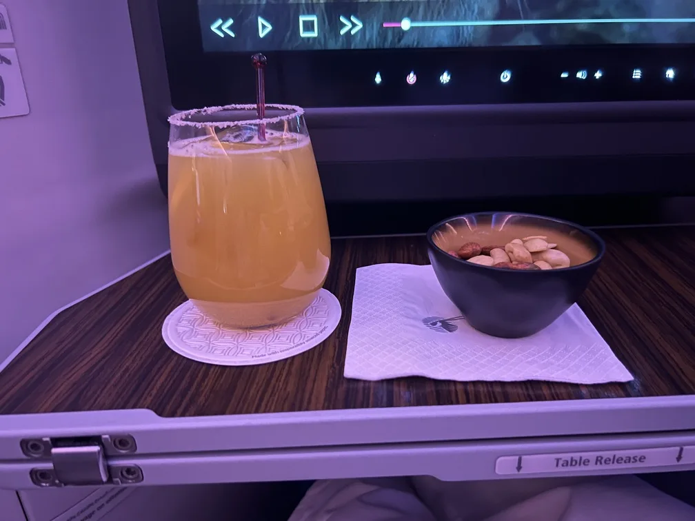 Voando de Executiva Qatar drinks 1