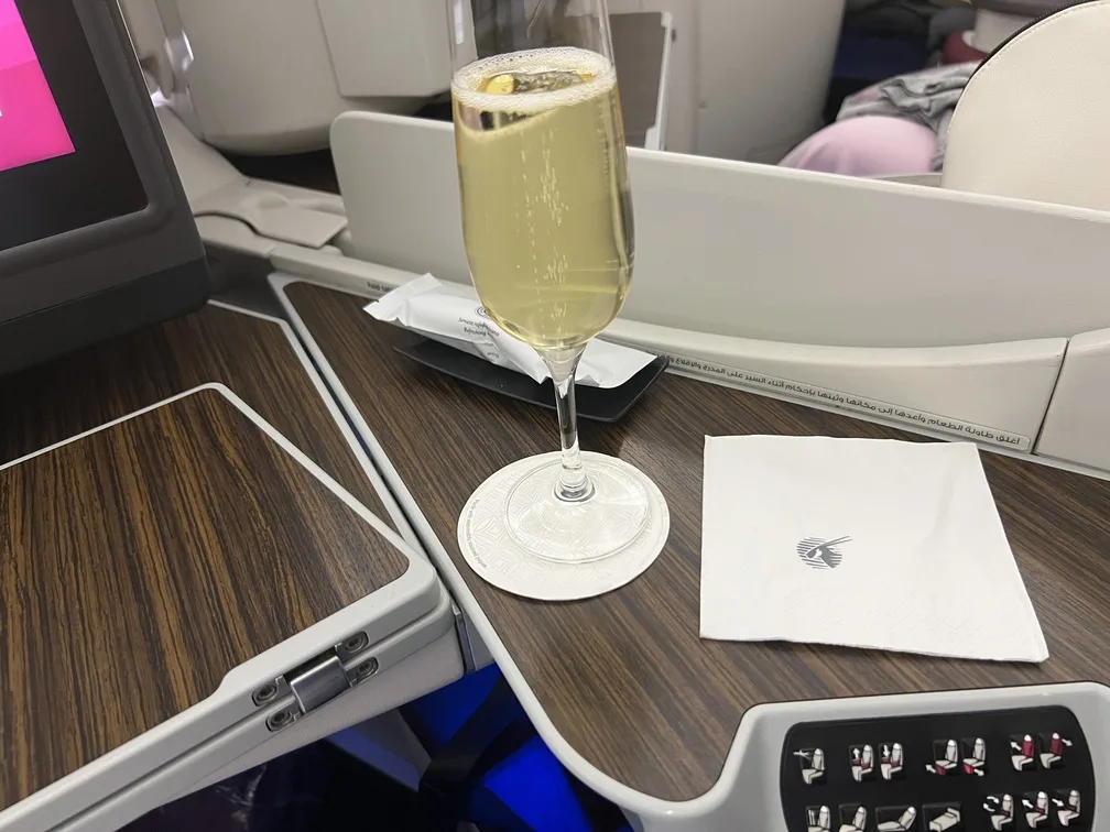 Voando de Executiva Qatar embarque 3