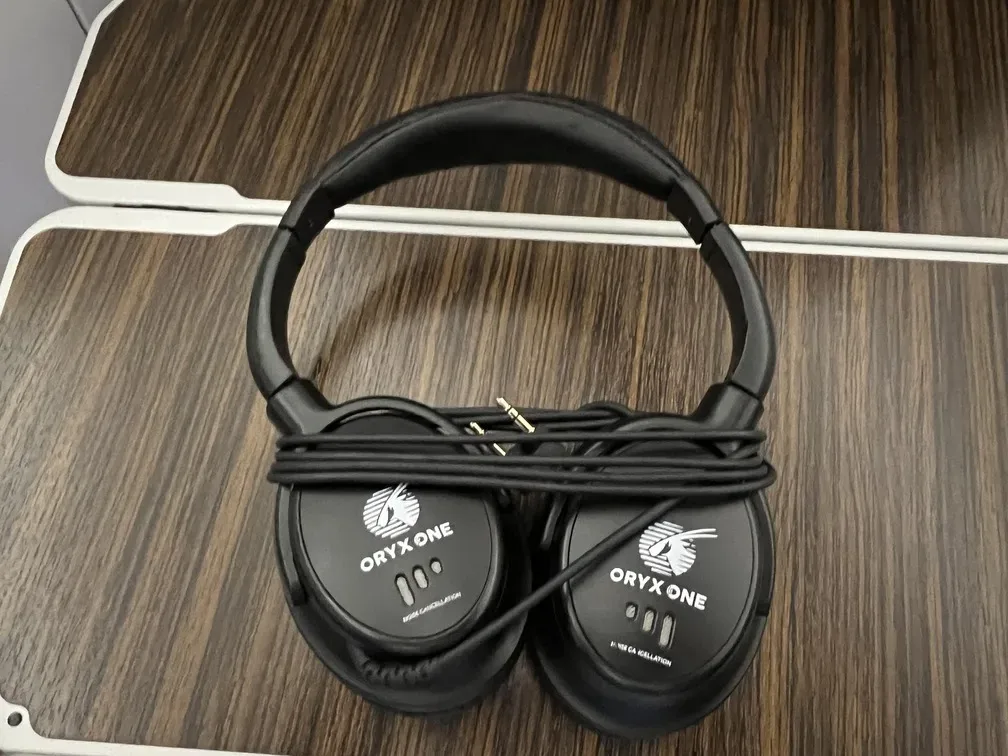 Voando de Executiva Qatar fone 2 e1763483844862