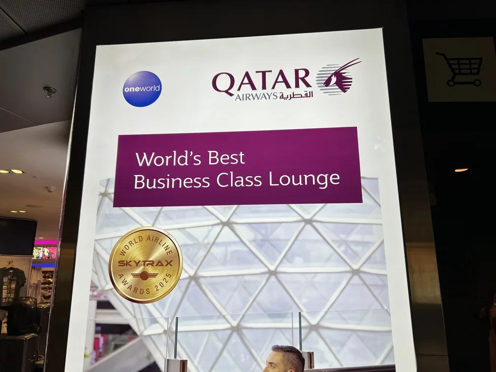 Voando de Executiva Qatar sala vip