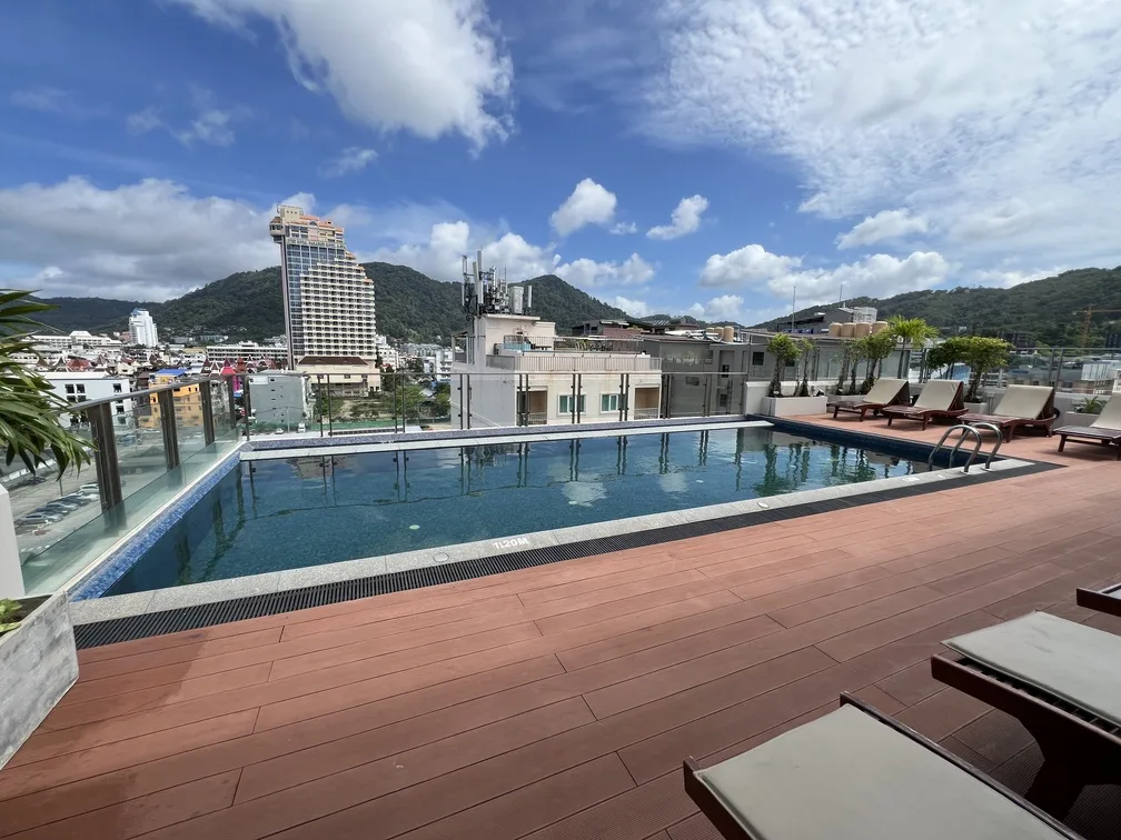 hotel centro one patong 44